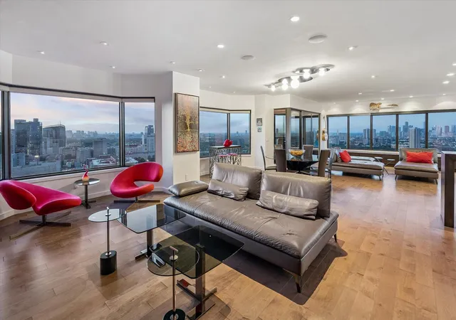 Photo 2 of Sale Pending at 2001 Holcombe Blvd #3201, Houston, TX 77030 | MLS# 84346460 | Listing updated on 2026-09-10