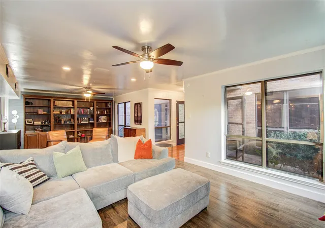 2nd image of 16707 Fernwood Wy, Houston, TX 77058 | MLS# 11432278