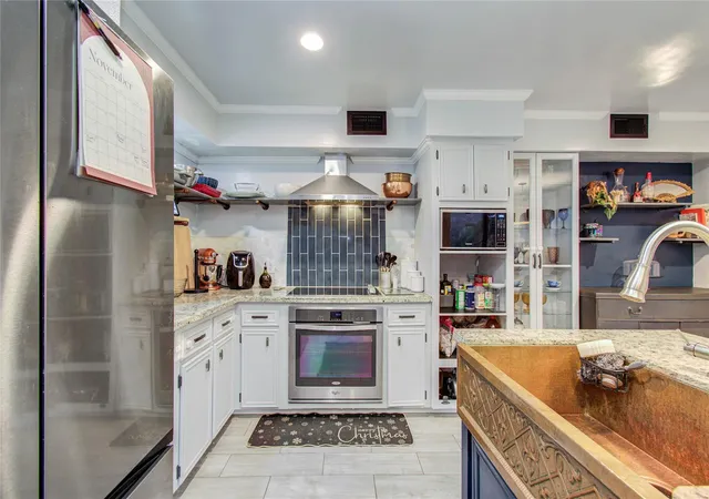 5th image of 16707 Fernwood Wy, Houston, TX 77058 | MLS# 11432278
