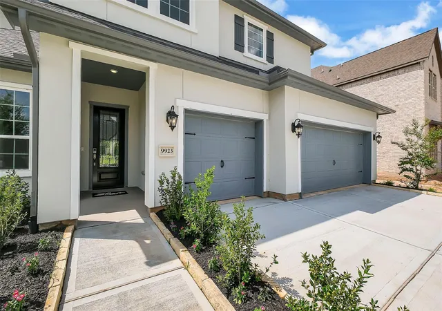 Photo 3 of Single family home for sale at 9923 Hunters Run Dr, Missouri City, TX 77459 | MLS# 29188378 | Listing updated on 2026-09-19