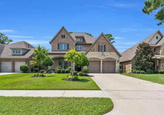 Photo 2 of Single family home for sale at 13826 Oakdale Glen Tr, Cypress, TX 77429 | MLS# 43759000 | Listing updated on 2026-09-05