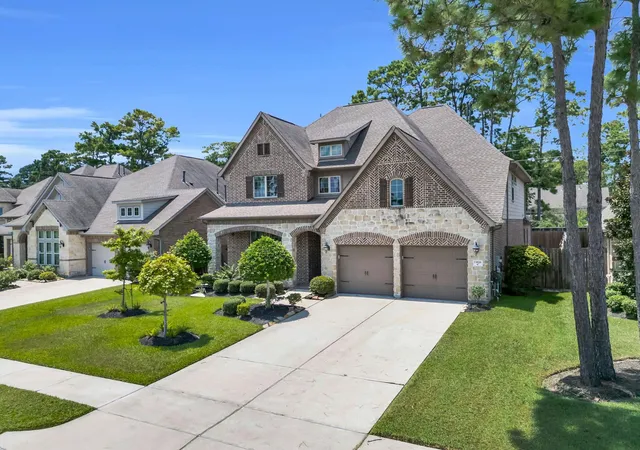 Photo 2 of Single family home for sale at 13826 Oakdale Glen Tr, Cypress, TX 77429 | MLS# 43759000 | Listing updated on 2026-09-05