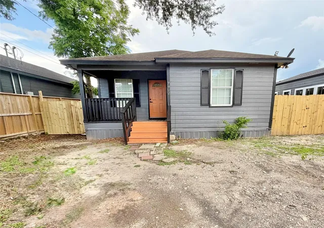 Photo 2 of Single family home for sale at 7902 Bowen St, Houston, TX 77051 | MLS# 7587677 | Listing updated on 2026-09-09