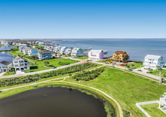 Photo 4 of Land for sale at 26627 Bay Water Dr, Galveston, TX 77554 | MLS# 66315545 | Listing updated on 2026-06-01