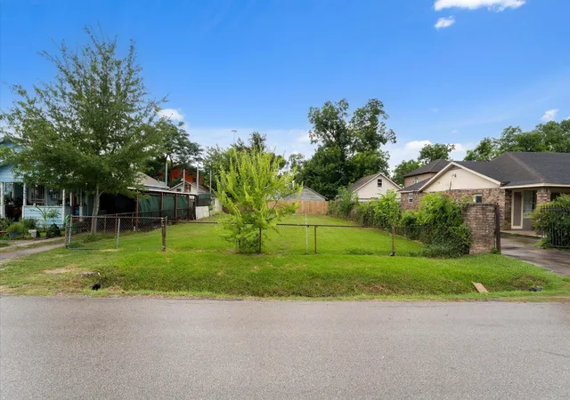 Photo 1 of Land for sale at Lot 13 Block 55 Hershe St, Houston, TX 77020 | MLS# 67859526 | Listing updated on 2026-02-12