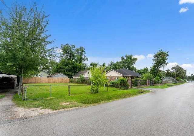 Photo 3 of Land for sale at Lot 13 Block 55 Hershe St, Houston, TX 77020 | MLS# 67859526 | Listing updated on 2026-02-12