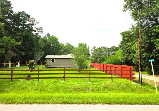 Photo 3 of Sale Pending at 10802 Jolin Ln, Conroe, TX 77306 | MLS# 10984982 | Listing updated on 2026-09-15