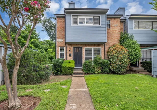 Photo 1 of Condo for sale at 749 Worthshire St, Houston, TX 77008 | MLS# 20745751 | Listing updated on 2026-09-18