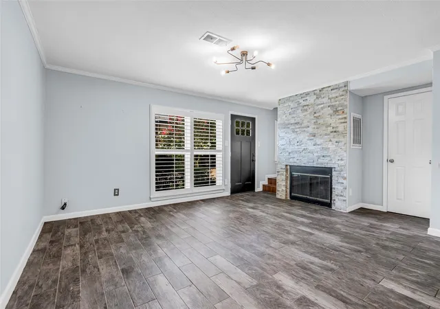 Photo 4 of Condo for sale at 749 Worthshire St, Houston, TX 77008 | MLS# 20745751 | Listing updated on 2026-09-18