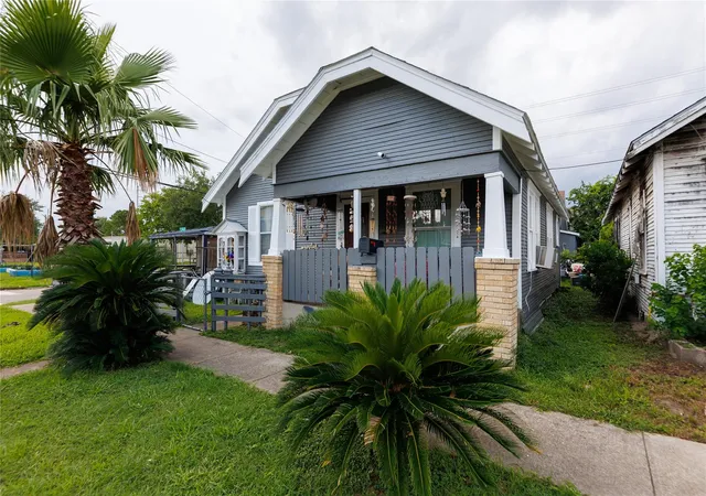 Photo 1 of Multi family home for sale at 702 72nd Street, Houston, TX 77011 | MLS# 69195580 | Listing updated on 2026-09-09