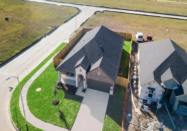 2nd image of 2321 Poseidon St, League City, TX 77573 | MLS# 70677888