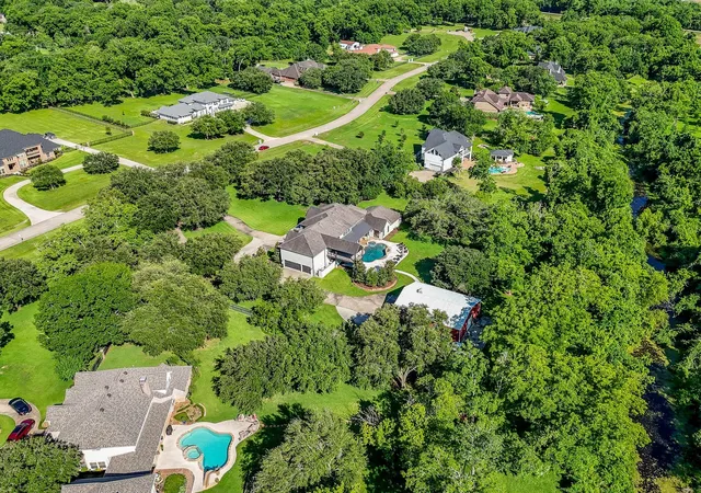 Photo 3 of Single family home for sale at 8518 Halls Retreat Ct, Missouri City, TX 77459 | MLS# 18295544 | Listing updated on 2026-09-27