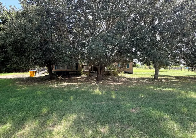 3rd image of 2083 Lauren Ln, Sealy, TX 77474 | MLS# 6075283