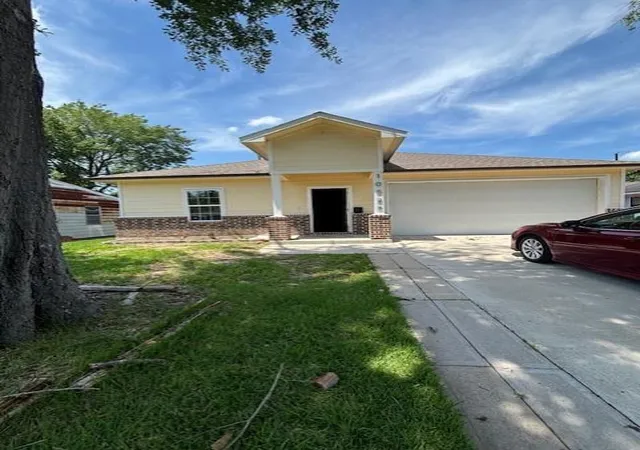 Photo 1 of Single family home for sale at 10525 Burman St, Houston, TX 77029 | MLS# 84032921 | Listing updated on 2026-07-17