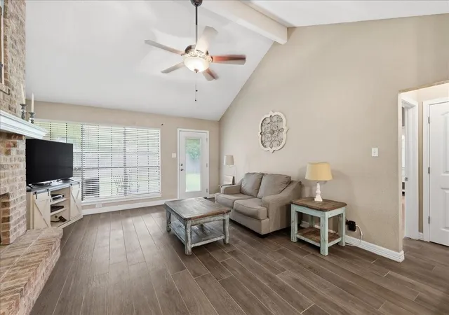 Homes for sale in Groves, TX | 2431 Postoak Ln, Groves, TX 77619 | MLS# 80750042