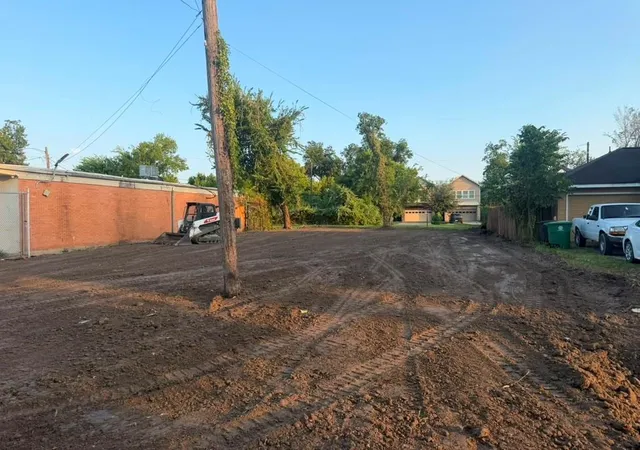 Photo 4 of Land for sale at 414 E 40th 1/2 St, Houston, TX 77018 | MLS# 98021672 | Listing updated on 2026-09-16