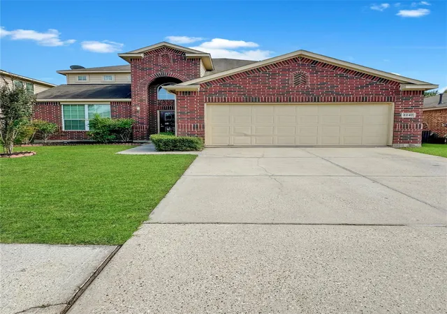 Photo 1 of Single family home for sale at 2247 Brown Oak Dr, Conroe, TX 77304 | MLS# 60352304 | Listing updated on 2026-09-17