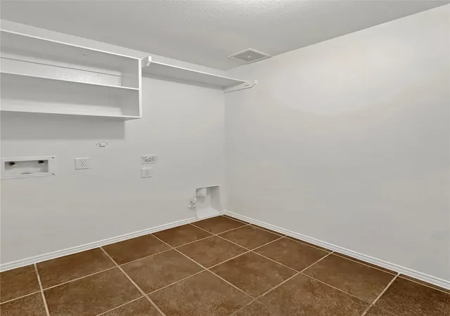 Photo 3 of Single family home for sale at 2247 Brown Oak Dr, Conroe, TX 77304 | MLS# 60352304 | Listing updated on 2026-09-17