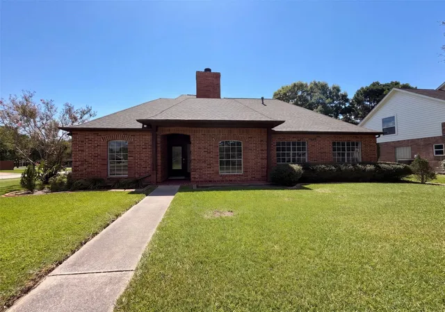 Photo 1 of Single family home for sale at 1102 Londonderry Ave, Friendswood, TX 77546 | MLS# 25540274 | Listing updated on 2026-08-28
