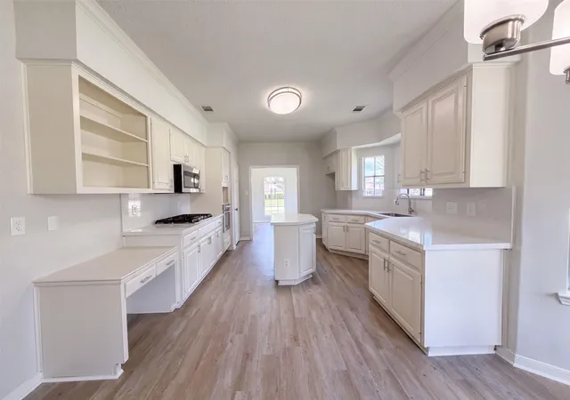 Photo 2 of Single family home for sale at 1102 Londonderry Ave, Friendswood, TX 77546 | MLS# 25540274 | Listing updated on 2026-08-28