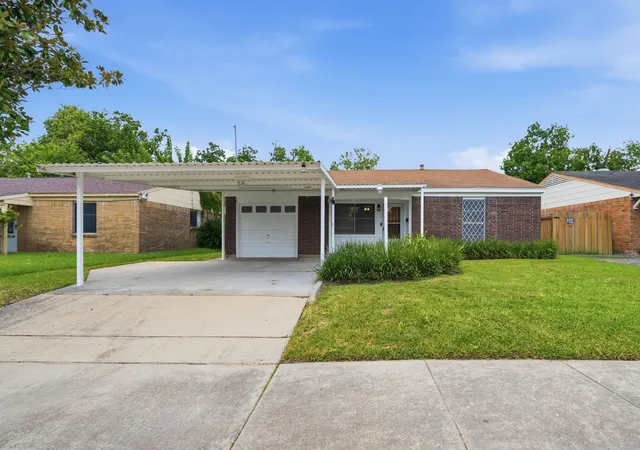 1st image of 4018 Darlinghurst Dr, Houston, TX 77045 | MLS# 38935284
