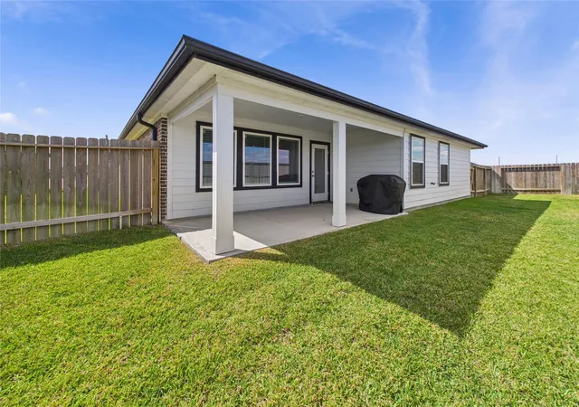 Photo 2 of Sale Pending at 1127 Curly Angora Ct, Rosharon, TX 77583 | MLS# 36786204 | Listing updated on 2026-09-12