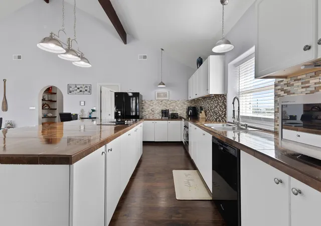 Photo 4 of Single family home for sale at 3902 3rd Street, Galveston, TX 77554 | MLS# 52477276 | Listing updated on 2026-05-02