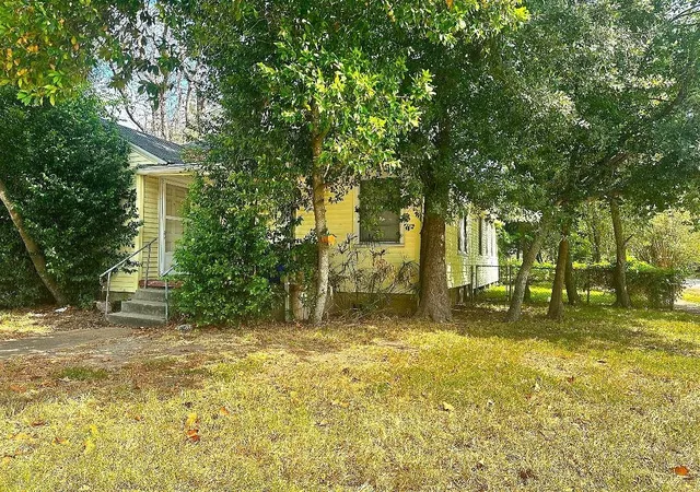 Photo 1 of Single family home for sale at 706 E Defee Ave, Baytown, TX 77520 | MLS# 2256673 | Listing updated on 2026-09-04