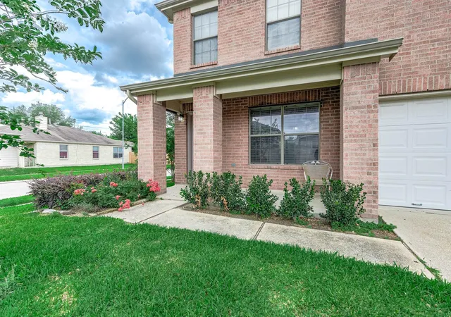 Photo 3 of Single family home for sale at 13722 Clarks Frk Dr, Houston, TX 77086 | MLS# 20573031 | Listing updated on 2026-07-28