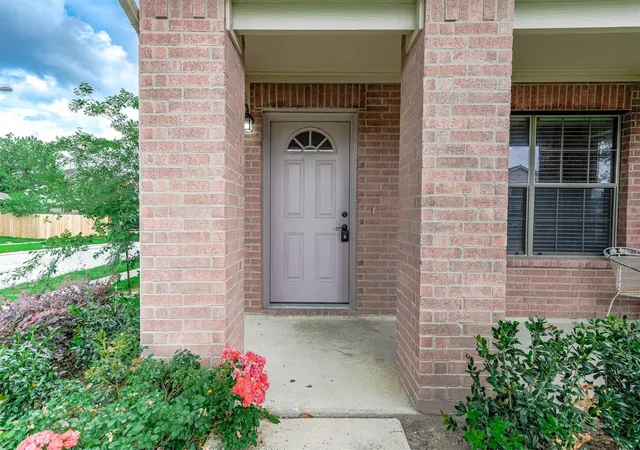 Photo 4 of Single family home for sale at 13722 Clarks Frk Dr, Houston, TX 77086 | MLS# 20573031 | Listing updated on 2026-07-28