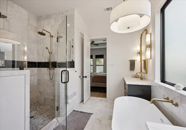 5th image of 1313 Thornton Rd, Houston, TX 77018 | MLS# 24324387