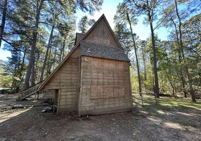 2nd image of 201 Creek Dr, Onalaska, TX 77360 | MLS# 78679266