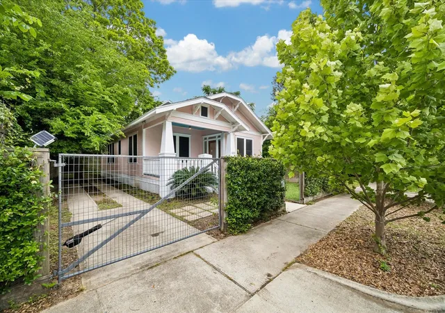 Homes for sale in Houston, TX | 1603 Fulton St, Houston, TX 77009 | MLS# 57476209