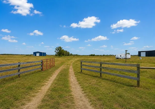 4th image of 11501 Fm 1994 Rd, Guy, TX 77444 | MLS# 75016177