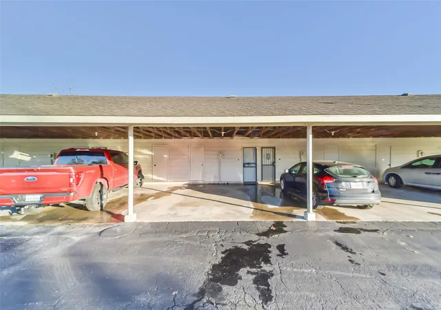 Photo 4 of Townhouse for sale at 1413 Ramada Dr #1413, Houston, TX 77062 | MLS# 90299738 | Listing updated on 2026-07-27
