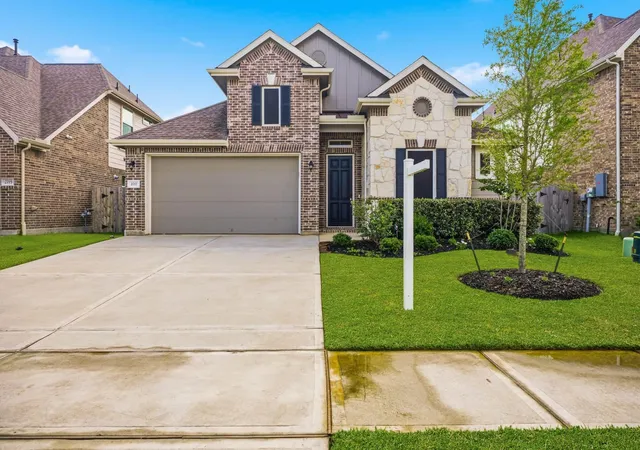 Photo 1 of Single family home for sale at 2717 Bisbee Rd, League City, TX 77573 | MLS# 81617393 | Listing updated on 2026-09-17
