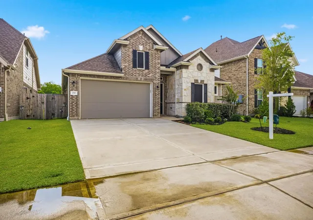 Photo 2 of Single family home for sale at 2717 Bisbee Rd, League City, TX 77573 | MLS# 81617393 | Listing updated on 2026-09-17