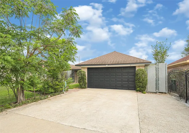 2nd image of 9208 Carousel Ln, Houston, TX 77080 | MLS# 33668277