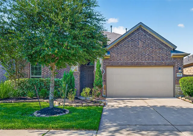 Photo 2 of Sale Pending at 9718 Justin Ridge Ln, Humble, TX 77396 | MLS# 62858576 | Listing updated on 2026-08-28