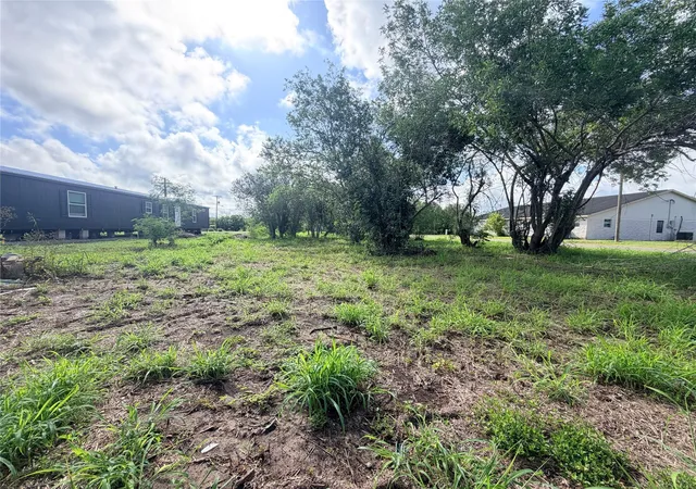 4th image of 107 Shaw St, Refugio, TX 78377 | MLS# 65285843