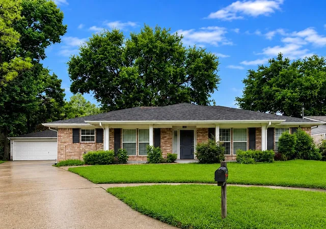 Photo 1 of Sale Pending at 16122 Alta Mesa Dr, Houston, TX 77083 | MLS# 82034241 | Listing updated on 2026-07-28