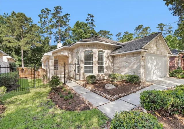 Homes for sale in The Woodlands, TX | 10 W Foxbriar Forest Cir, The Woodlands, TX 77382 | MLS# 78965421