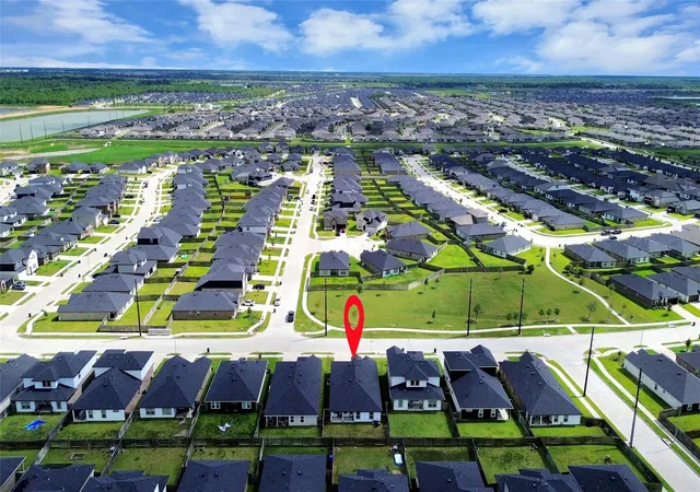 36th image of 1015 Kinder Sky Ln, Rosharon, TX 77583 | MLS# 9664378