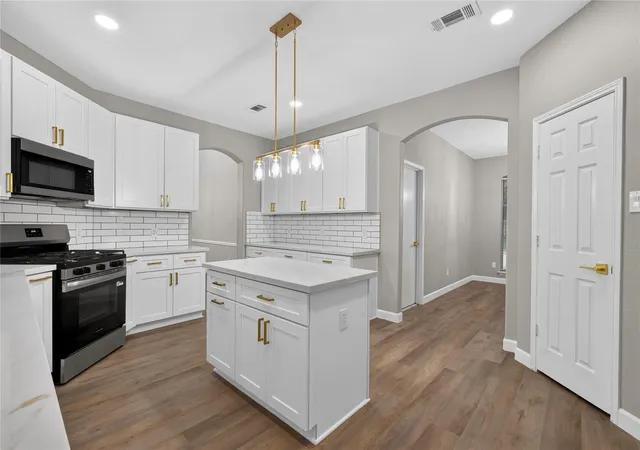 Photo 2 of Sale Pending at 2927 Walnut Knoll Way, Houston, TX 77084 | MLS# 62322022 | Listing updated on 2026-08-24