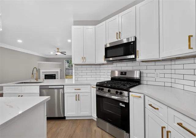 Photo 3 of Sale Pending at 2927 Walnut Knoll Way, Houston, TX 77084 | MLS# 62322022 | Listing updated on 2026-08-24