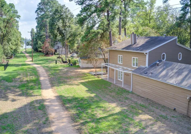 Photo 2 of Land for sale at 11630 Twain Dr, Montgomery, TX 77356 | MLS# 10126003 | Listing updated on 2026-06-08