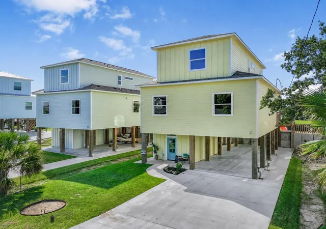 1st image of 4436 Shady Lake Dr, Seabrook, TX 77586 | MLS# 49563988