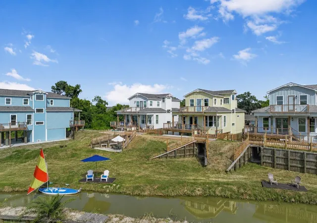 2nd image of 4436 Shady Lake Dr, Seabrook, TX 77586 | MLS# 49563988