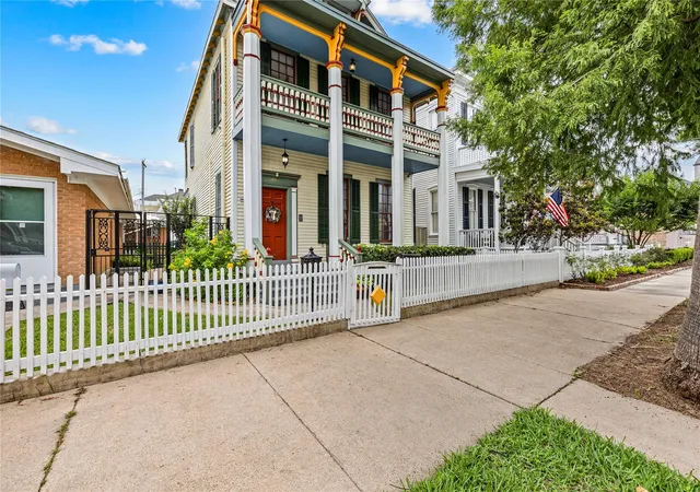 Photo 1 of Multi family home for sale at 1807 Church St, Galveston, TX 77550 | MLS# 44549476 | Listing updated on 2026-08-31