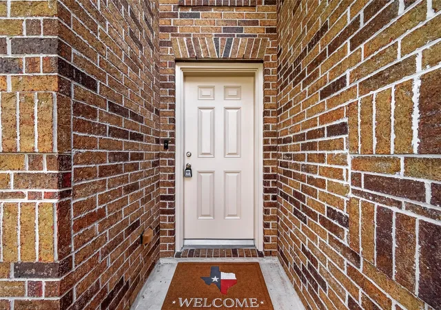 Photo 3 of Sale Pending at 6402 Patridge Dr, Pearland, TX 77584 | MLS# 89490511 | Listing updated on 2026-09-21